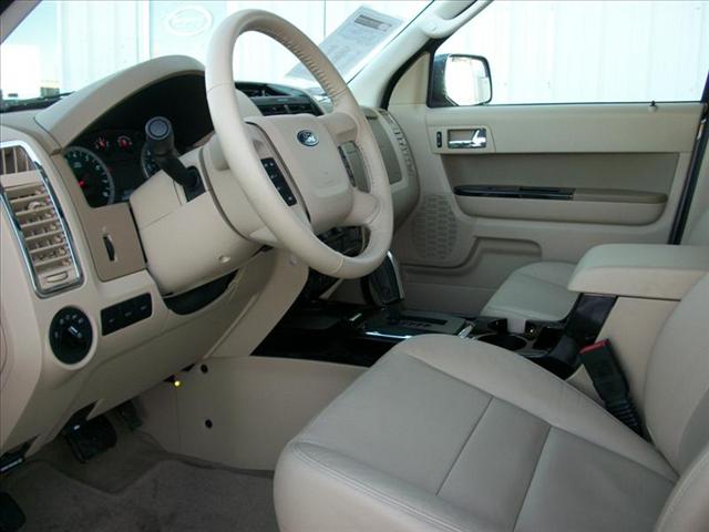 2011 Ford Escape SLT 25