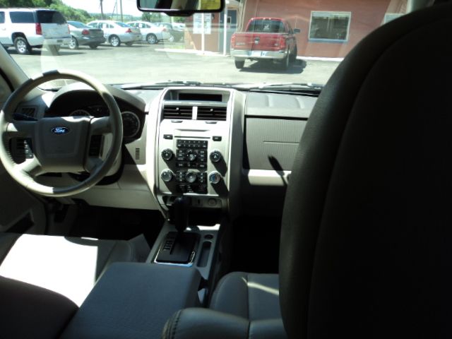 2011 Ford Escape 31 FOOT