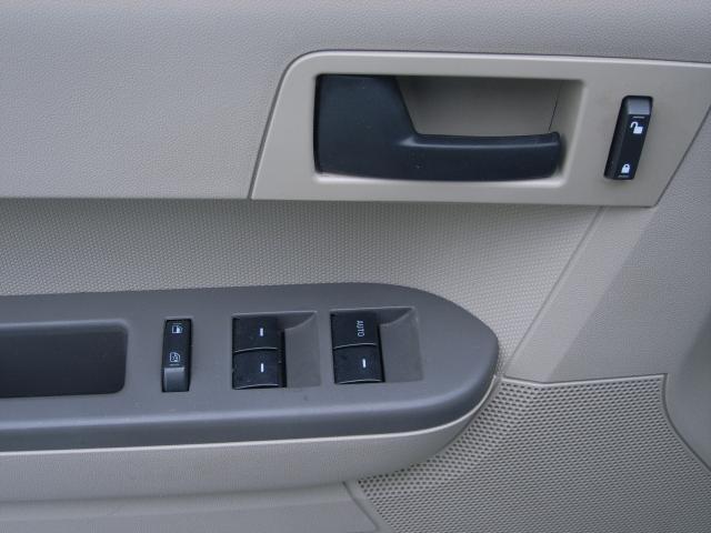 2012 Ford Escape Sierra 1500hd 4WD CREW CAB SLE