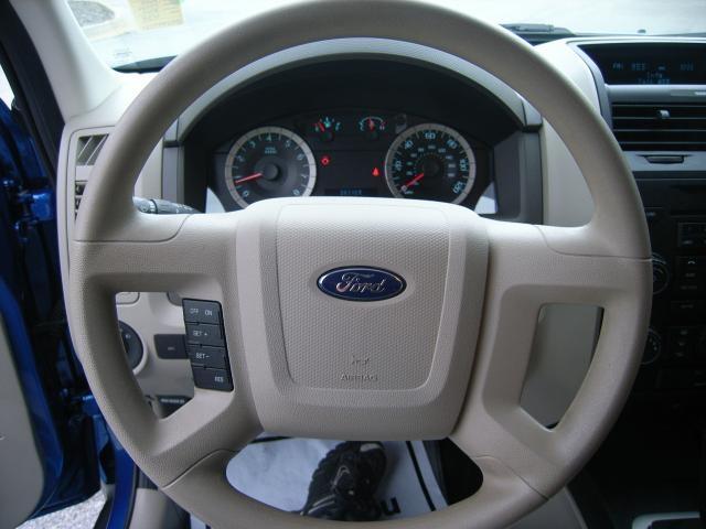 2012 Ford Escape Sierra 1500hd 4WD CREW CAB SLE