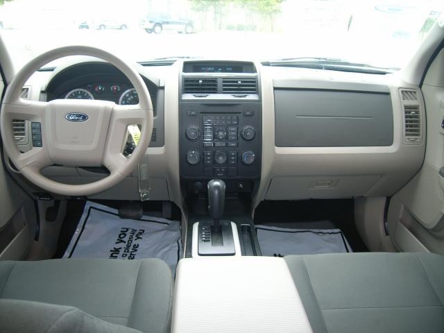 2012 Ford Escape Sierra 1500hd 4WD CREW CAB SLE