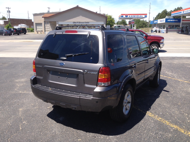2006 Ford Escape Hybrid LS Flex Fuel 4x4 This Is One Of Our Best Bargains