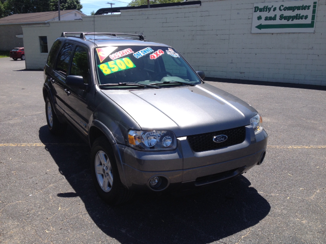 2006 Ford Escape Hybrid LS Flex Fuel 4x4 This Is One Of Our Best Bargains
