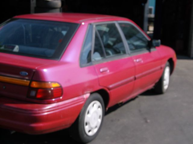 1995 Ford Escort 4dr Auto S Sedan