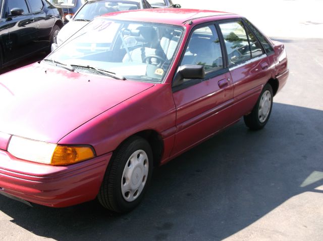 1995 Ford Escort 4dr Auto S Sedan
