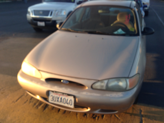 1997 Ford Escort 4dr Auto S Sedan