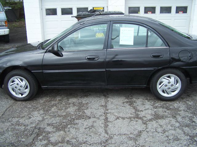 1997 Ford Escort 4DR SE (roof)