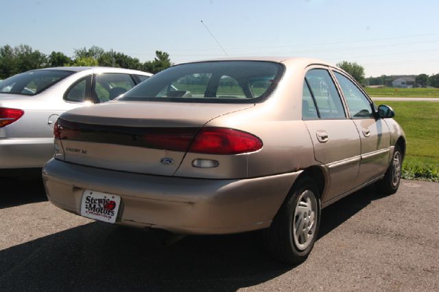 1998 Ford Escort SE