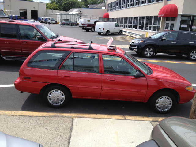 1998 Ford Escort SE