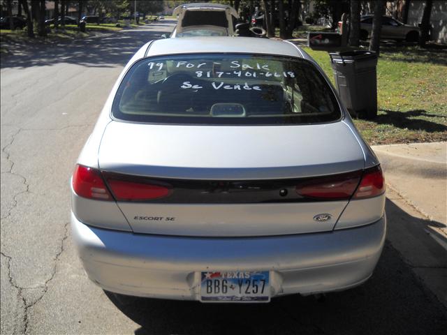 1999 Ford Escort SE