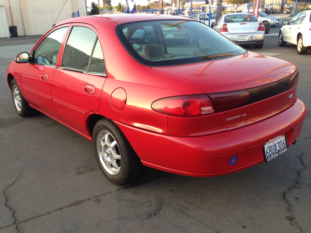 1999 Ford Escort SE