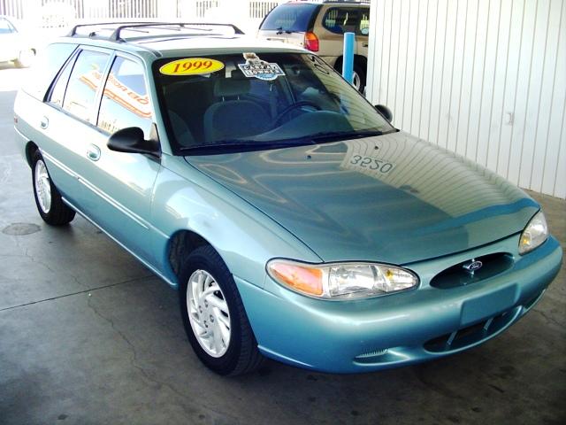 1999 Ford Escort SE