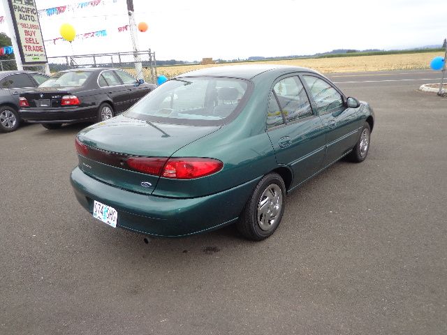 1999 Ford Escort SE