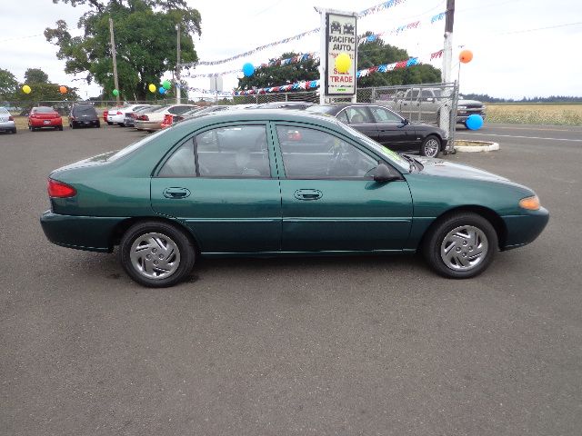 1999 Ford Escort SE