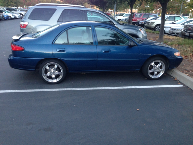 1999 Ford Escort SE