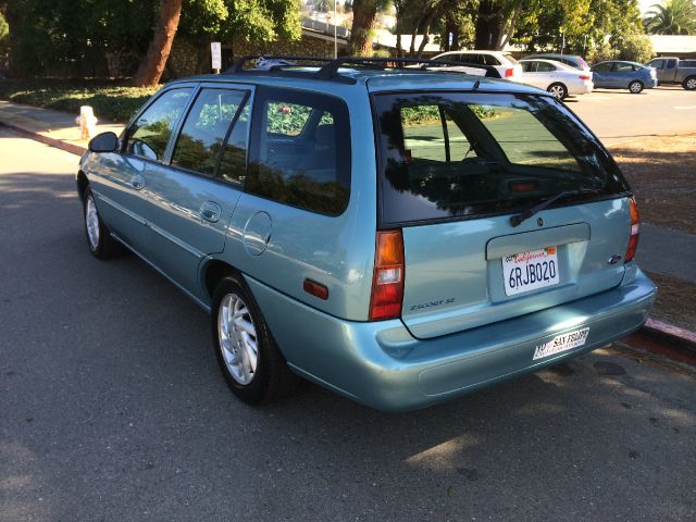 1999 Ford Escort SE