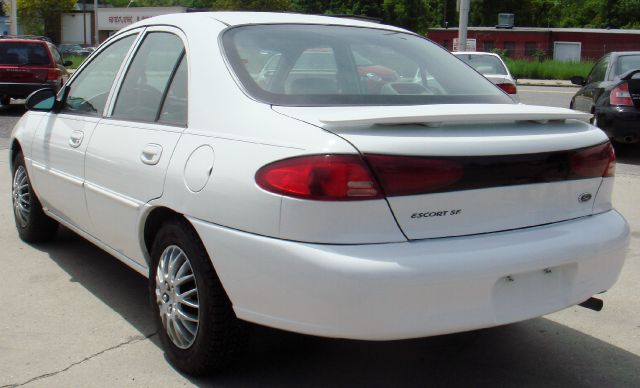 2002 Ford Escort SE