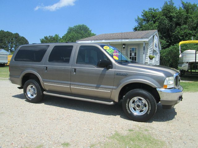 2002 Ford Excursion SLE - Clean Carfax Sharp