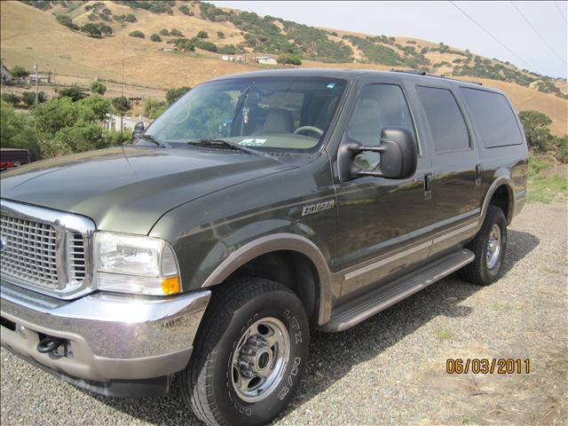 2002 Ford Excursion 2DR HB AT