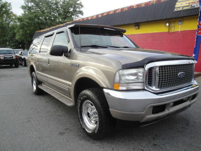 2002 Ford Excursion SE, 7 Pass, C.D. Player