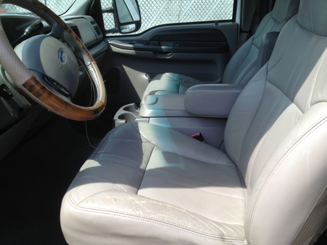 2003 Ford Excursion GLS FWD 3.5L AUTO