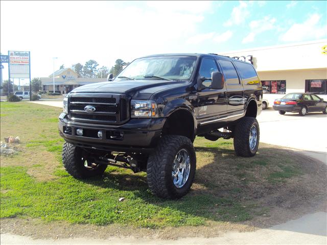 2004 Ford Excursion SLT 25
