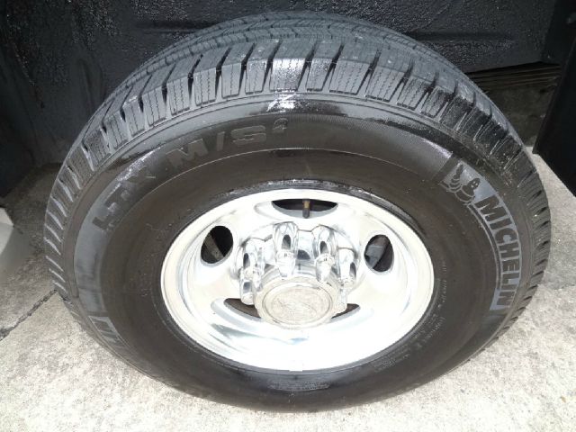 2004 Ford Excursion 4WD SL