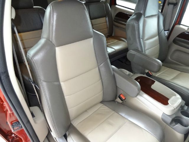 2004 Ford Excursion 4WD SL