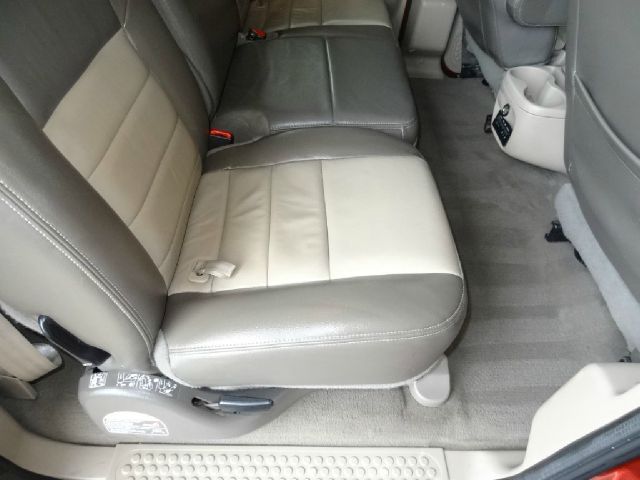 2004 Ford Excursion 4WD SL