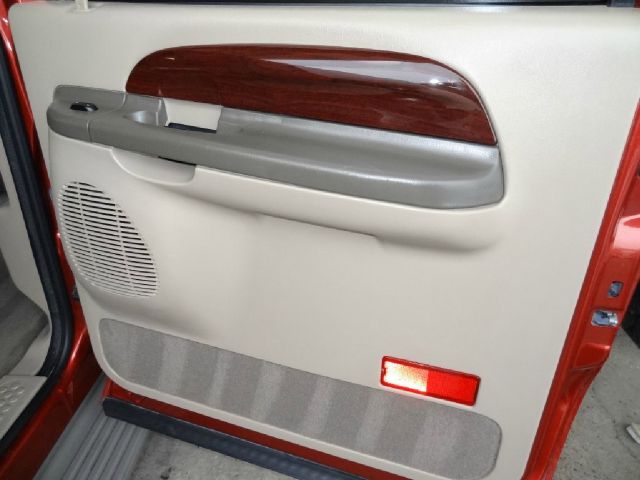 2004 Ford Excursion 4WD SL