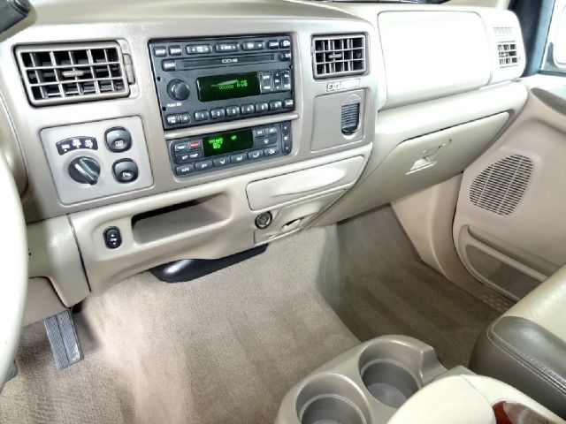 2004 Ford Excursion 4WD SL