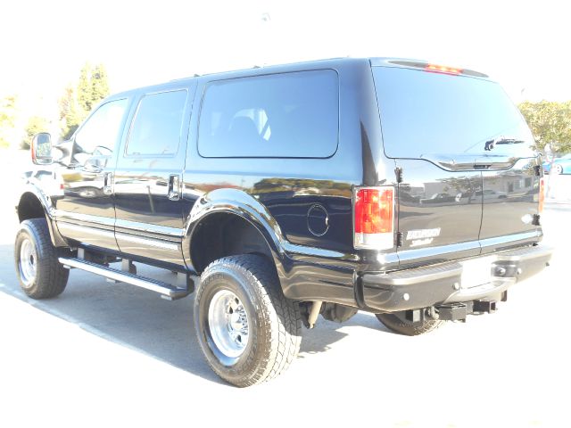 2004 Ford Excursion E 32