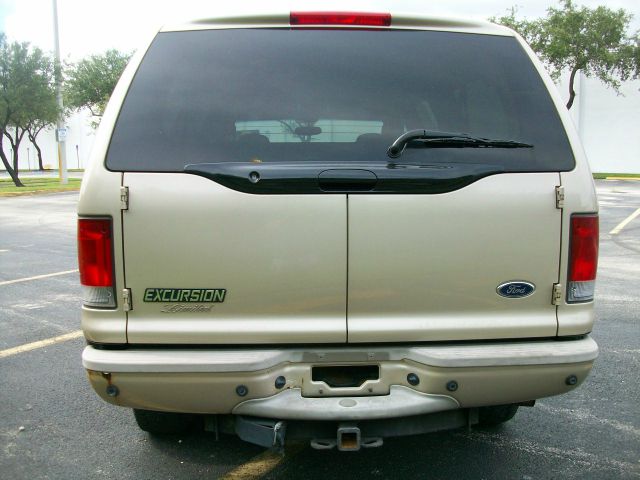 2004 Ford Excursion E 32