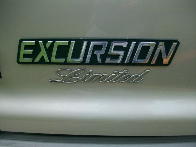 2004 Ford Excursion E 32