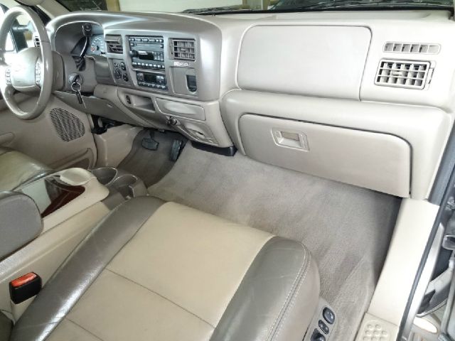 2004 Ford Excursion 4WD SL