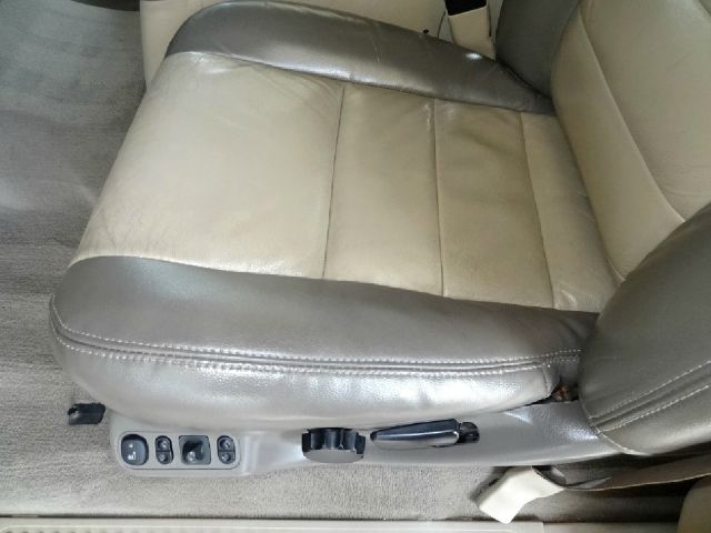 2004 Ford Excursion 4WD SL