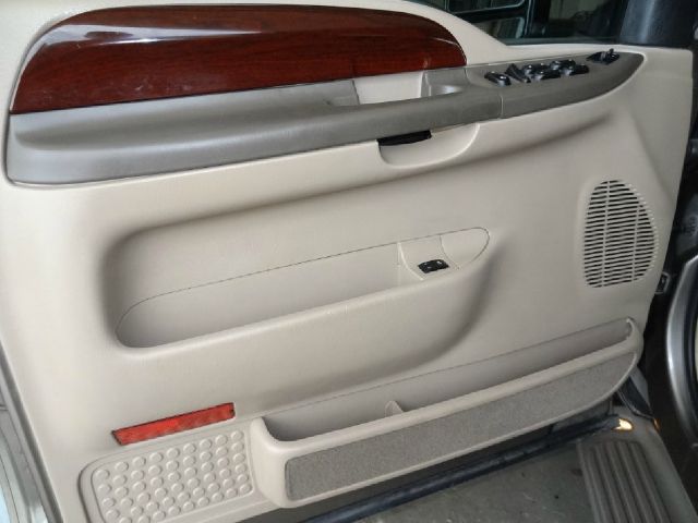 2004 Ford Excursion 4WD SL