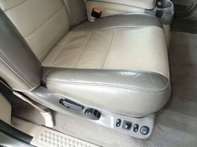 2004 Ford Excursion 4WD SL