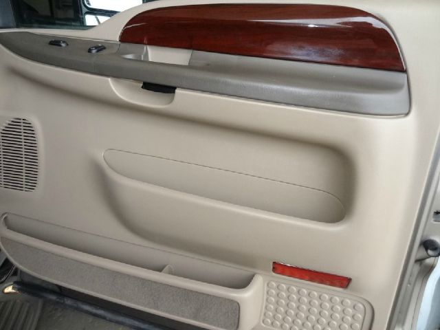 2004 Ford Excursion 4WD SL