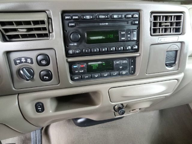 2004 Ford Excursion 4WD SL