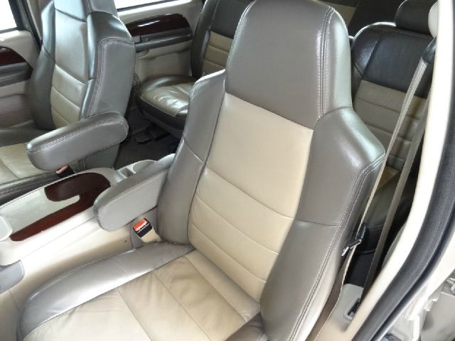 2004 Ford Excursion 4WD SL