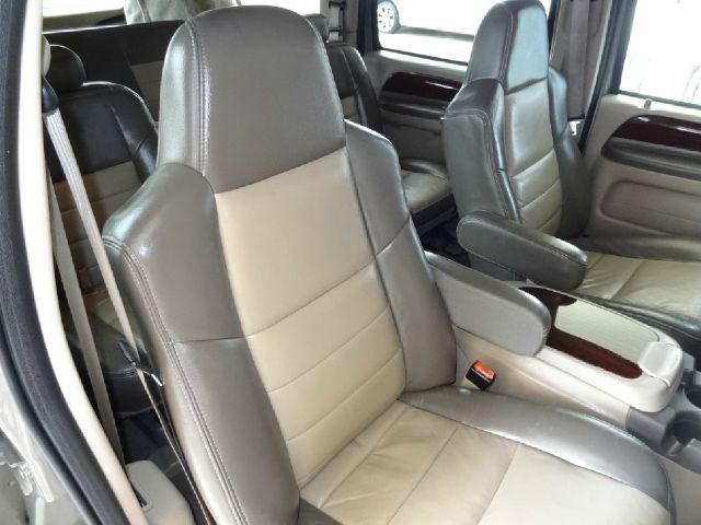 2004 Ford Excursion 4WD SL