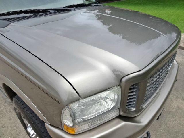 2004 Ford Excursion 4WD SL