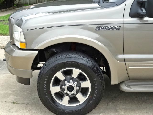 2004 Ford Excursion 4WD SL