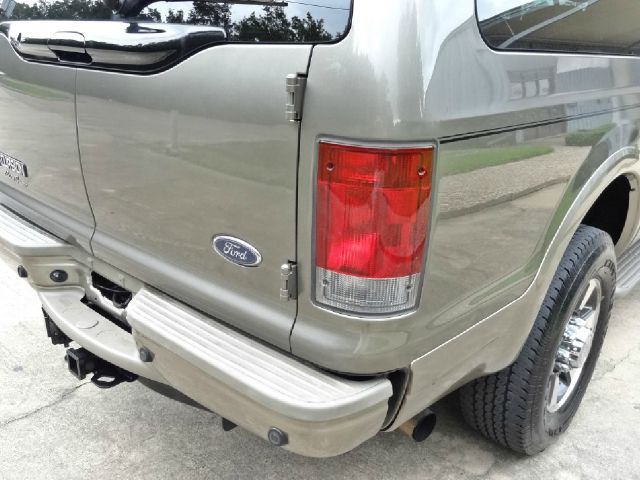 2004 Ford Excursion 4WD SL