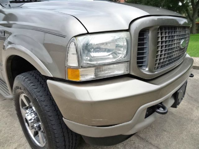 2004 Ford Excursion 4WD SL