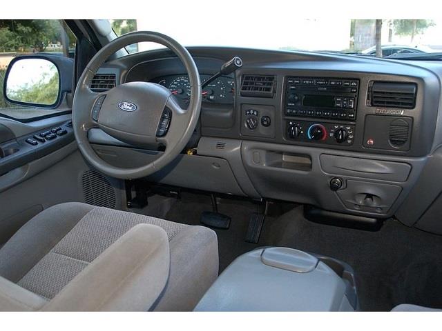 2004 Ford Excursion XLS