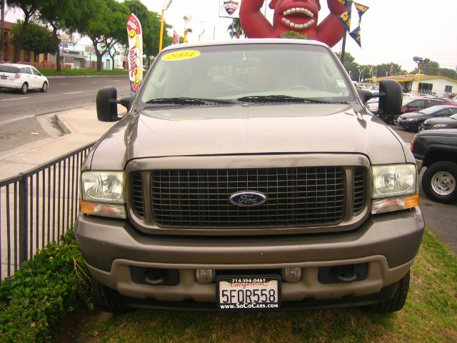 2004 Ford Excursion E 32