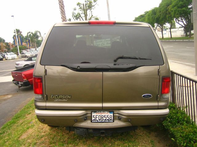 2004 Ford Excursion E 32