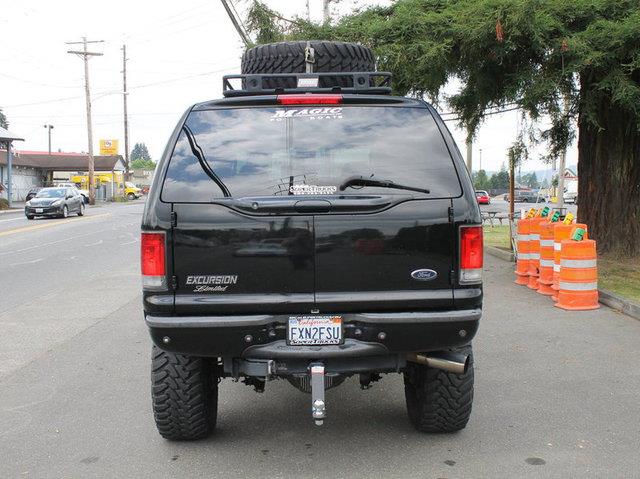 2005 Ford Excursion E 32